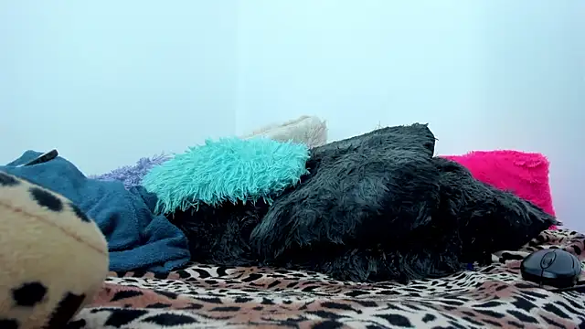 Adrianna Arias online show from 09.13.25