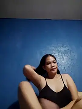 Snapshot of missluvv chatting on 02.01.26 missluvv online show from 02.01.26