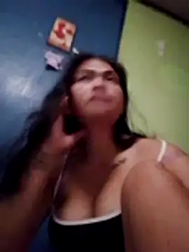 Snapshot of missluvv chatting on 04.04.26 missluvv online show from 04.04.26