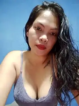 Snapshot of missluvv chatting on 04.12.26 missluvv online show from 04.12.26