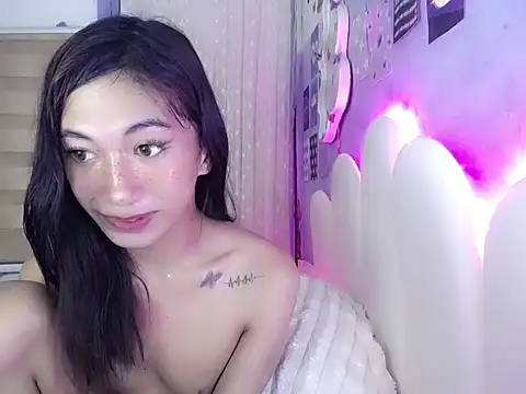 Snapshot of Asianbarbie05 chatting on 05.11.26 Asianbarbie05 online show from 05.11.26