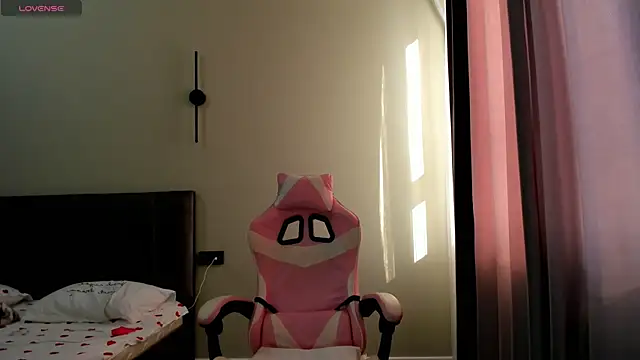 obokozu mai online show from 10.14.25