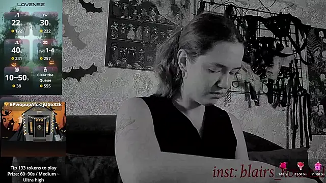 Snapshot of the_high_priestess chatting on 10.29.25 the high priestess online show from 10.29.25