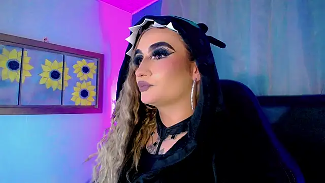 Snapshot of Cata_MW chatting on 10.08.25 Cata MW online show from 10.08.25