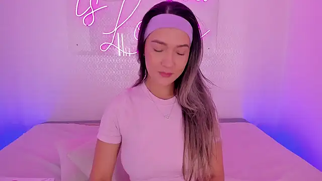 aleksandramiller  online show from 04.14.26