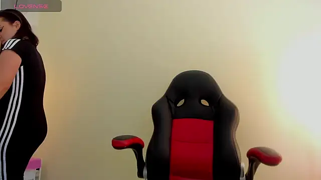 GIANAMILLER6 online show from 11.14.25