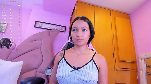 EmmaAnturin online show from 11.26.25