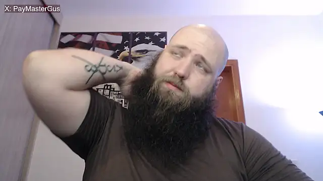 Snapshot of PayMasterGus chatting on 09.20.25 PayMasterGus online show from 09.20.25