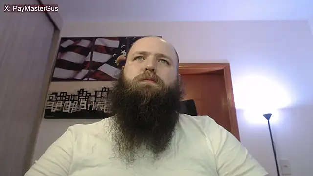 Snapshot of PayMasterGus chatting on 10.11.25 PayMasterGus online show from 10.11.25