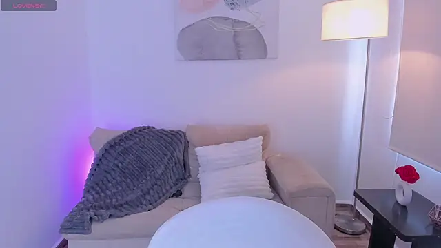 Snapshot of Agatha_brown1 chatting on 11.14.25 Agatha brown1 online show from 11.14.25