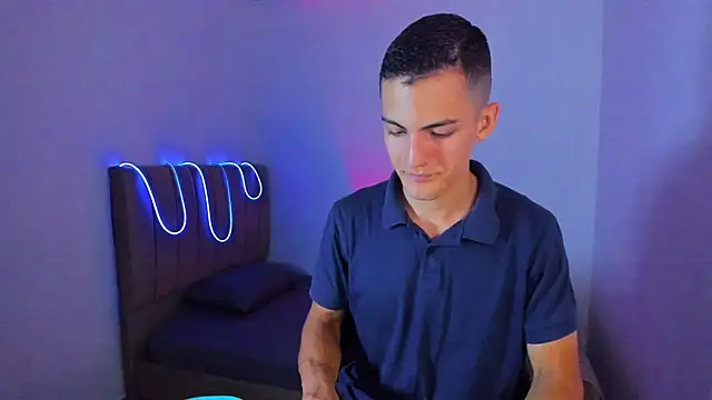 Snapshot of Matiius18 chatting on 07.18.26 Matiius18 online show from 07.18.26