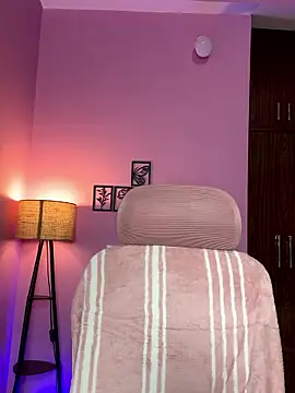 Neha18 online show from 04.26.26