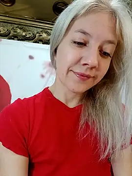 Snapshot of HeronDenni chatting on 09.09.25 HeronDenni online show from 09.09.25