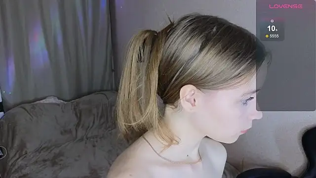 Snapshot of taddy_shy chatting on 10.29.25 taddy shy online show from 10.29.25