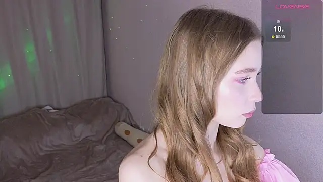 Snapshot of taddy_shy chatting on 11.01.25 taddy shy online show from 11.01.25