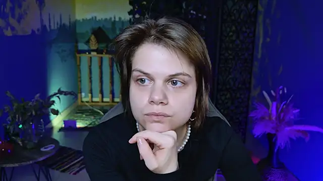 EllieMurler online show from 10.13.25