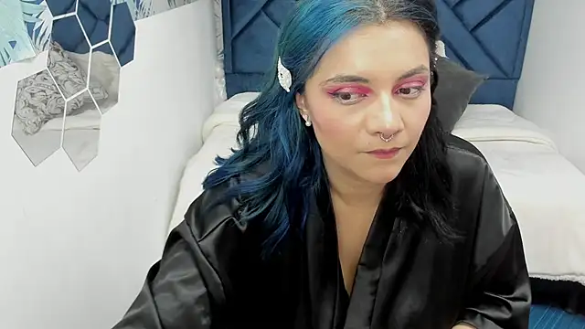 Kiara Cruz   online show from 09.14.25