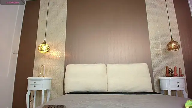 Tiifany Baker online show from 11.07.25