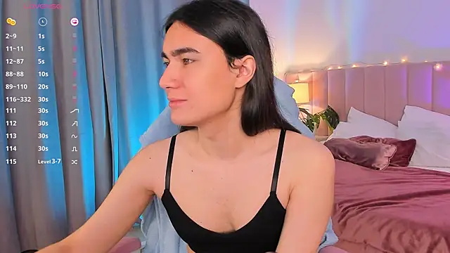 Snapshot of HeyAlena chatting on 09.25.25 HeyAlena online show from 09.25.25