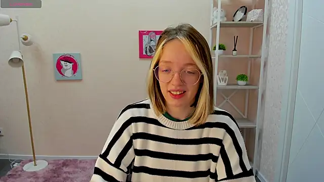 Snapshot of R0cket_bunny chatting on 10.11.25 R0cket bunny online show from 10.11.25