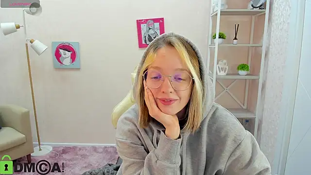 Snapshot of R0cket_bunny chatting on 10.14.25 R0cket bunny online show from 10.14.25