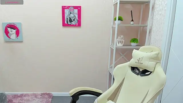 Snapshot of R0cket_bunny chatting on 10.20.25 R0cket bunny online show from 10.20.25