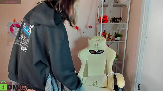 Snapshot of R0cket_bunny chatting on 11.05.25 R0cket bunny online show from 11.05.25