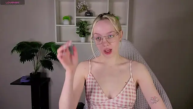 R0cket bunny online show from 05.01.26