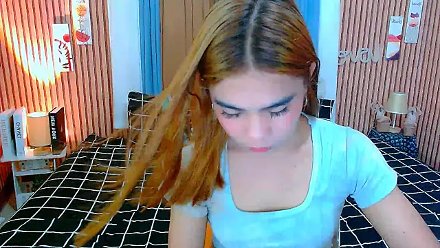 Snapshot of mikhaylahanderson chatting on 11.18.25 mikhaylahanderson online show from 11.18.25