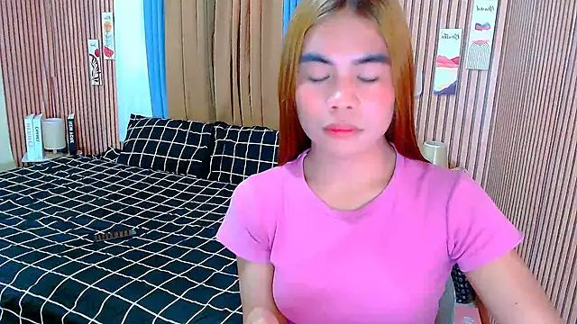 Snapshot of mikhaylahanderson chatting on 11.22.25 mikhaylahanderson online show from 11.22.25