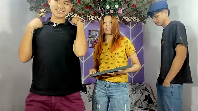 Snapshot of lau_and_boys18 chatting on 11.09.25 lau and boys18 online show from 11.09.25