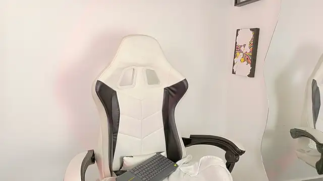 sara queen10 online show from 03.26.26