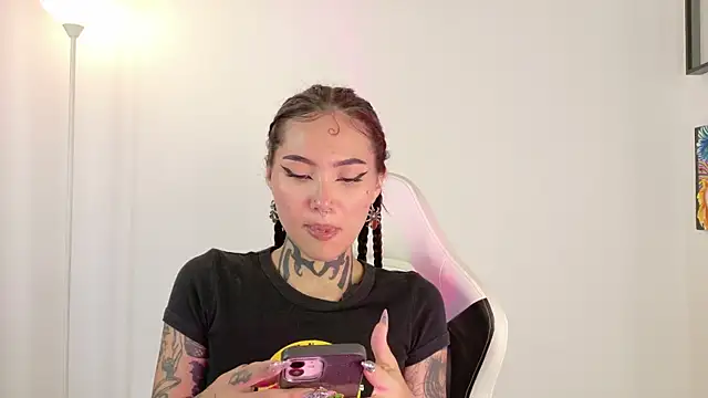 sara queen10 online show from 04.14.26