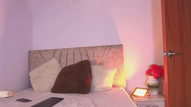 Snapshot of sweet_artemiis chatting on 02.24.26 sweet artemiis online show from 02.24.26