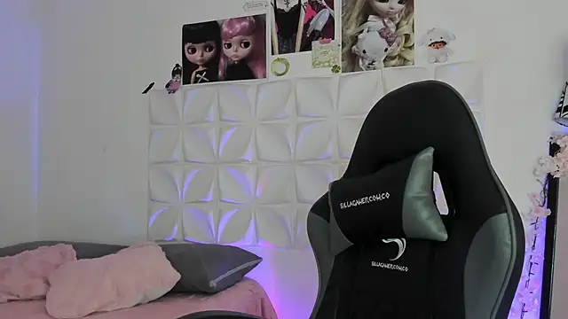 JuliethMoss online show from 11.24.25