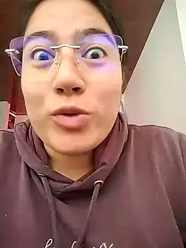 Snapshot of sharitgold chatting on 12.04.25 sharitgold online show from 12.04.25