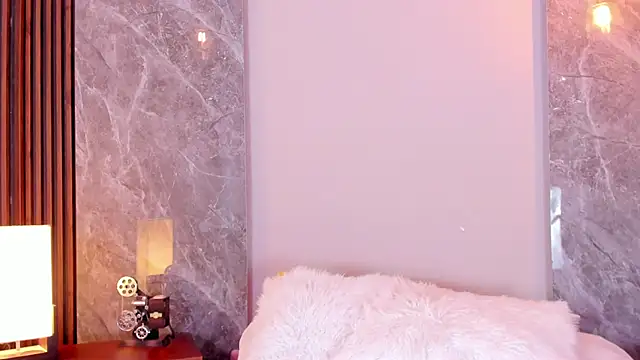 Emma hunter  online show from 09.26.25