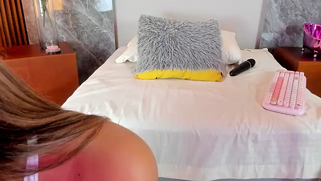 Emma hunter  online show from 01.07.26