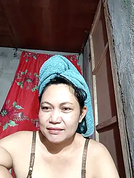 Everleigh mom online show from 09.12.25