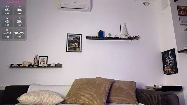 Snapshot of HotFrictions chatting on 09.26.25 HotFrictions online show from 09.26.25