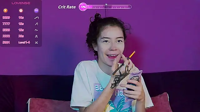 RavennMoonn online show from 09.17.25