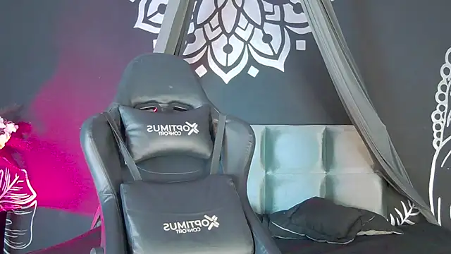 RavennMoonn online show from 09.25.25