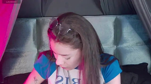 RavennMoonn online show from 10.08.25