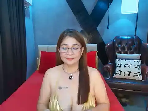 Snapshot of YuriMorgana chatting on 03.17.26 YuriMorgana online show from 03.17.26