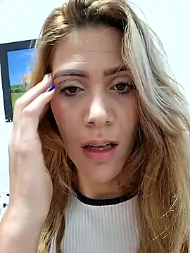 Snapshot of Elianasuarezz chatting on 01.17.26 Elianasuarezz online show from 01.17.26