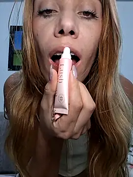 Elianasuarezz online show from 03.04.26