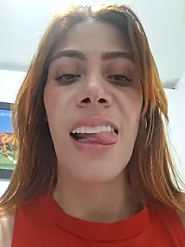 Snapshot of Elianasuarezz chatting on 06.24.26 Elianasuarezz online show from 06.24.26