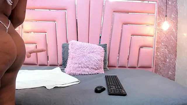 Snapshot of ALYANNA_HOT_ chatting on 02.10.26 ALYANNA HOT online show from 02.10.26