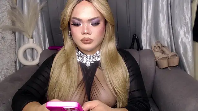 10inchs Maxie online show from 11.26.25