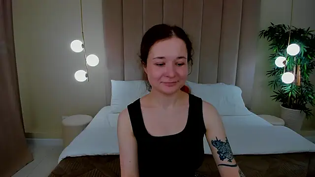 Snapshot of NancyJonson chatting on 09.17.25 NancyJonson online show from 09.17.25